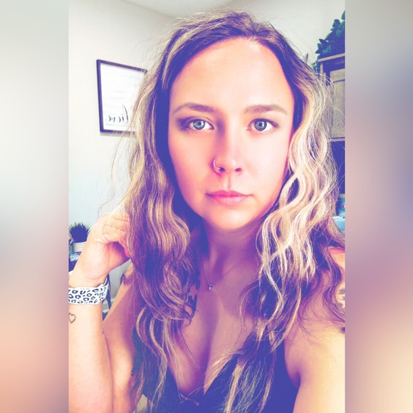 amber_henslee